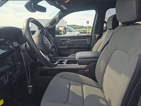 Used 2022 RAM 1500 Big Horn AWD/4WD image 9
