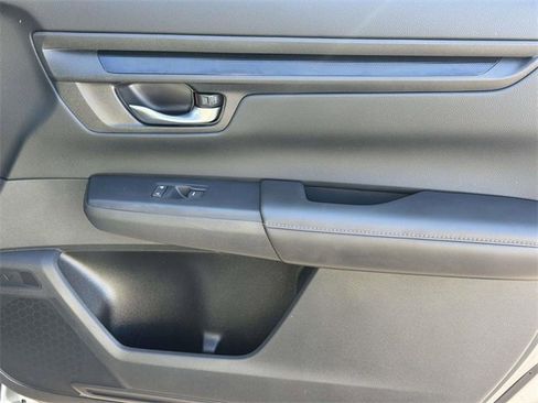 Used 2025 Honda CR-V Sport image 6