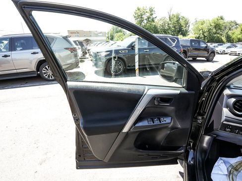 Used 2018 Toyota RAV4 LE w/ All Weather Liner Package AWD/4WD image 10