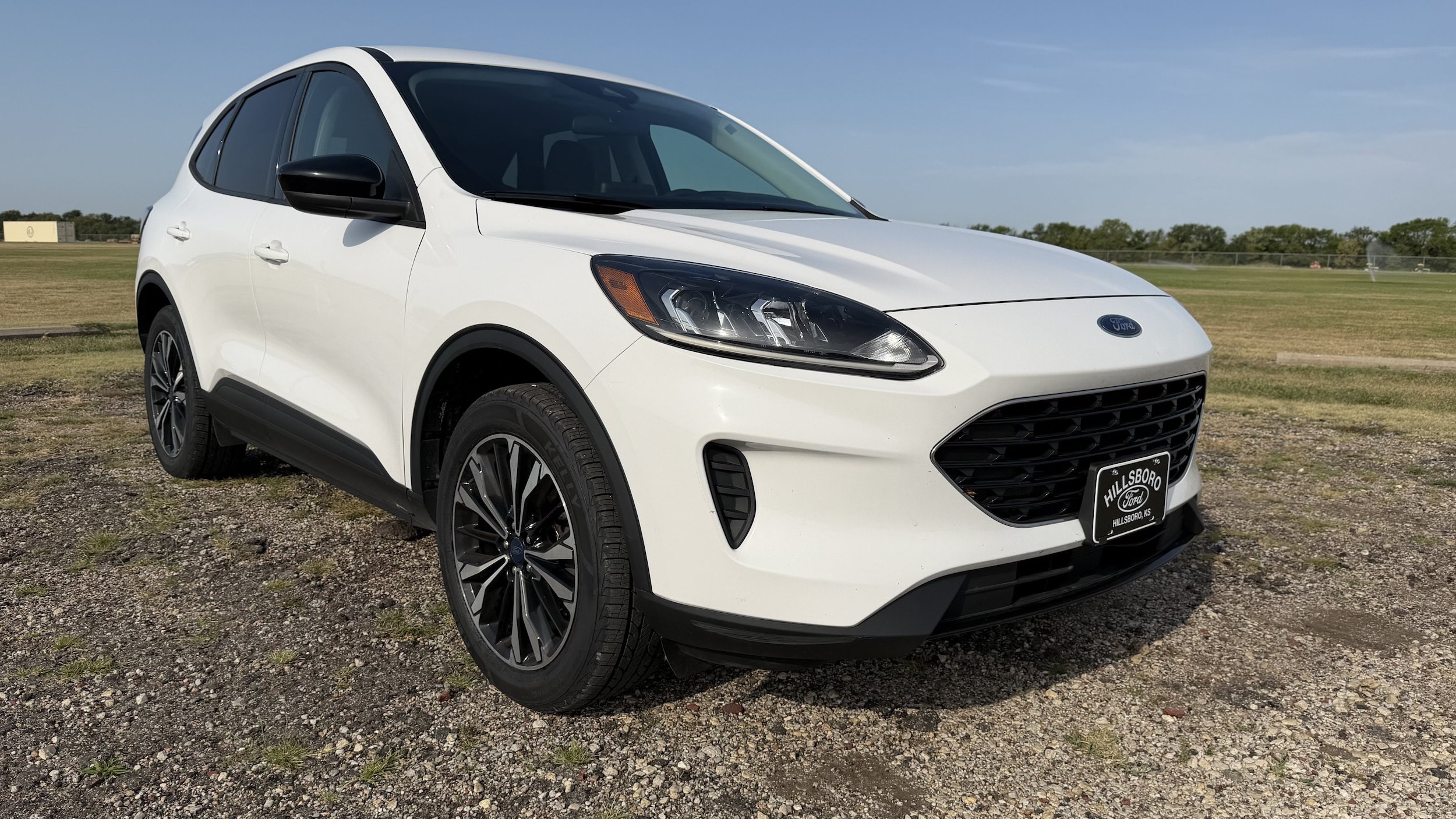 Used 2022 Ford Escape SE w/ SE Sport Appearance Package AWD/4WD image 1