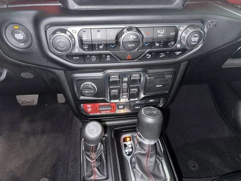 Used 2020 Jeep Wrangler Unlimited Rubicon AWD/4WD image 21