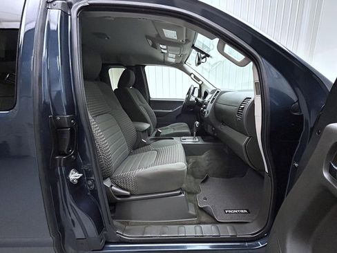 Used 2016 Nissan Frontier SV w/ SV Value Truck Package AWD/4WD image 15