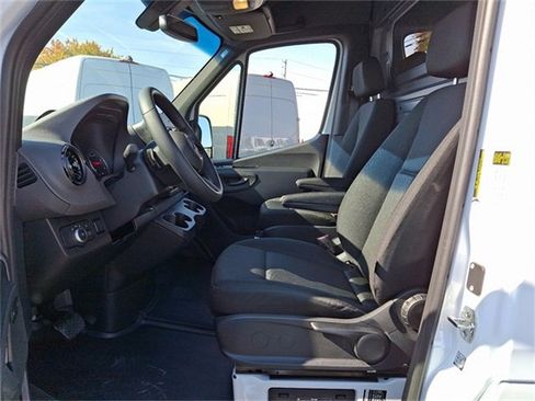 Used 2025 Mercedes-Benz Sprinter 2500 image 13
