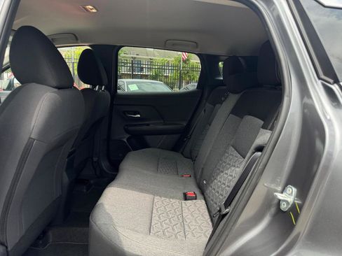 Used 2025 Nissan Kicks SV FWD image 13