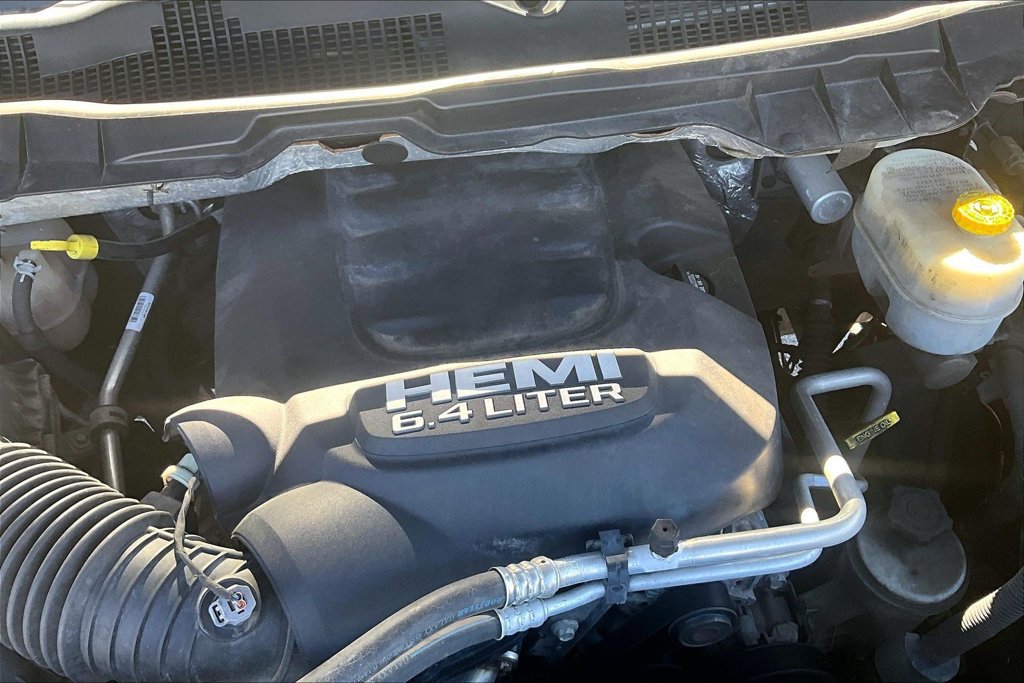 Used 2014 RAM 2500 Tradesman w/ Chrome Appearance Group AWD/4WD image 32