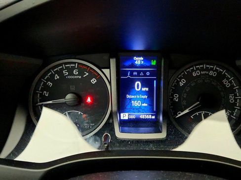 Used 2022 Toyota Tacoma TRD Sport w/ Technology Package image 13