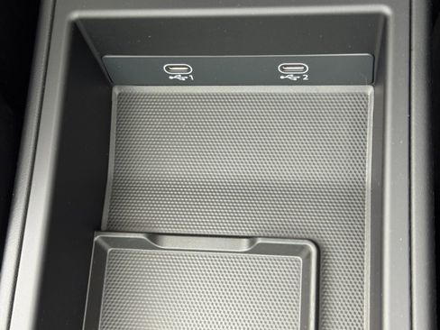 Used 2024 Porsche 911 Targa 4 w/ Premium Package image 33