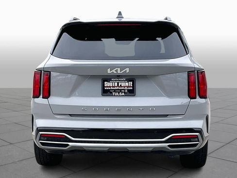 Used 2022 Kia Sorento SX image 4