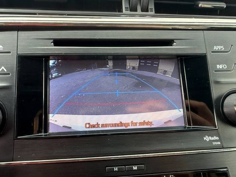 Used 2013 Toyota Avalon XLE Touring FWD image 22