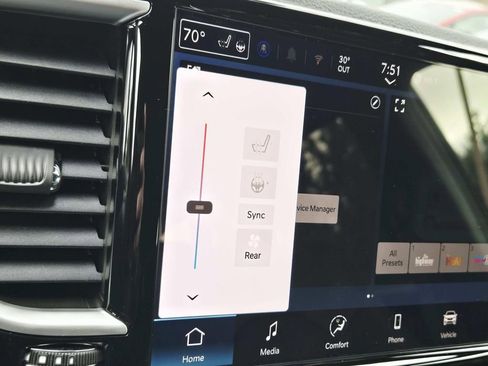 New 2026 Chrysler Pacifica Select image 25