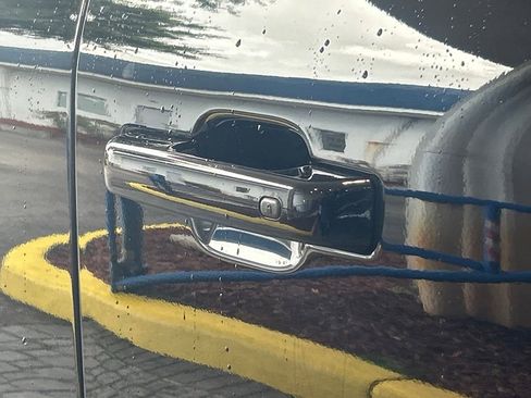 Used 2025 Ford F150 Lariat w/ Equipment Group 501A Mid image 22