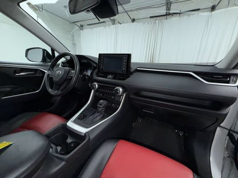 Used 2019 Toyota RAV4 XLE AWD/4WD image 19