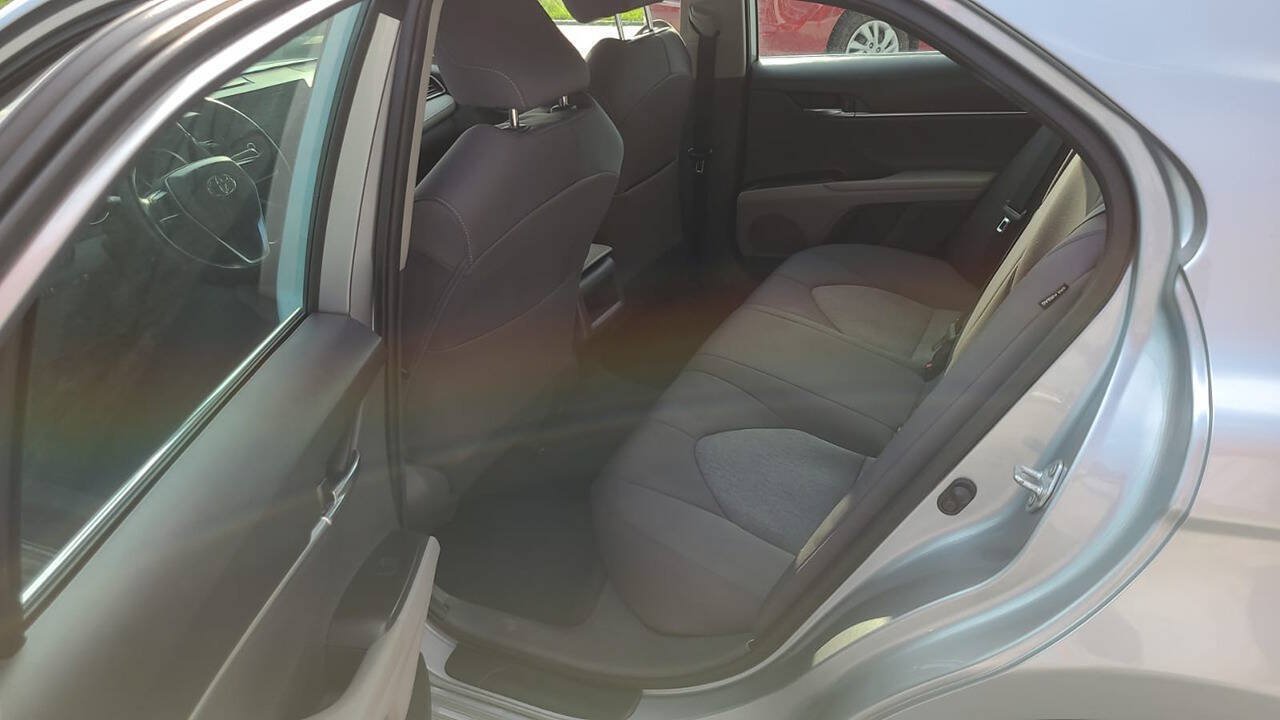 Used 2021 Toyota Camry LE FWD image 6