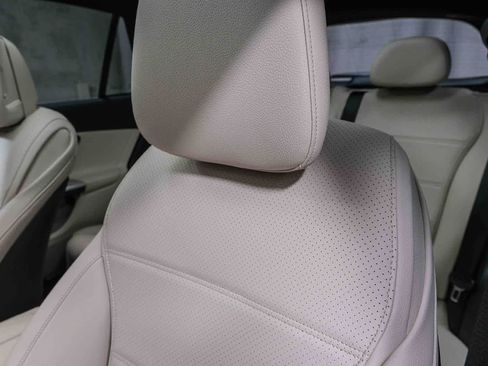 Used 2023 Mercedes-Benz GLC 300 4MATIC image 25