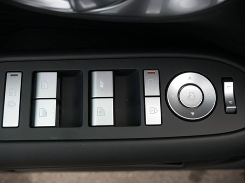 New 2026 Hyundai Ioniq 9 SEL image 12