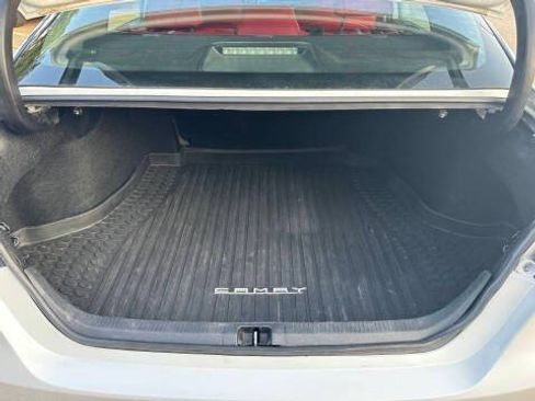 Used 2019 Toyota Camry XSE FWD image 7