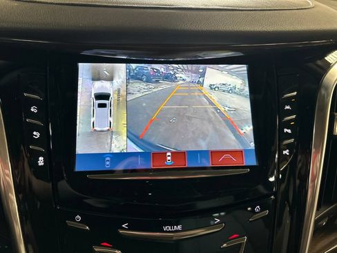 Used 2019 Cadillac Escalade ESV Premium Luxury AWD/4WD image 28