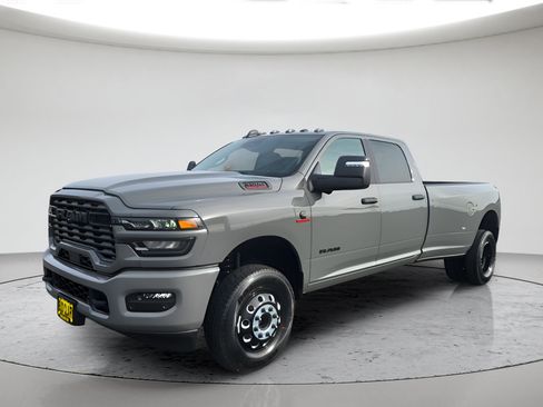 New 2026 RAM 3500 Big Horn AWD/4WD image 7
