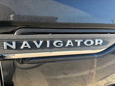 Used 2023 Lincoln Navigator 2WD image 10