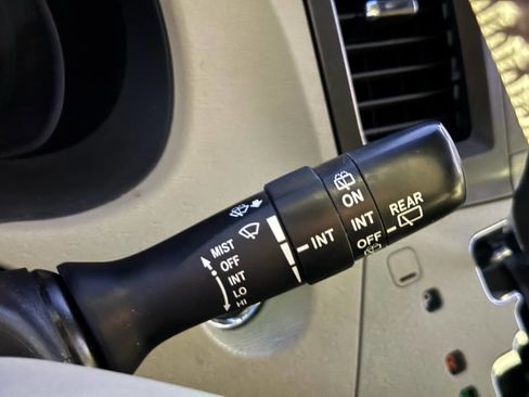 Used 2014 Toyota Sienna XLE image 27