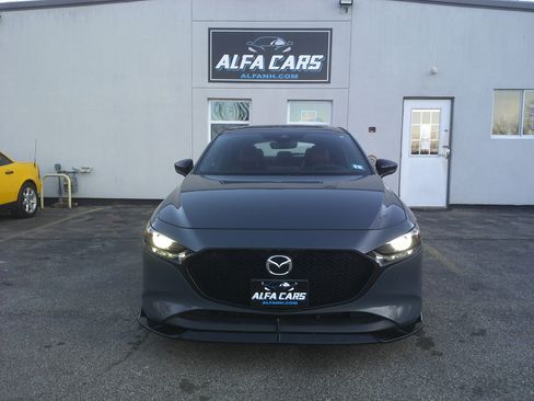 Used 2021 MAZDA MAZDA3 Hatchback w/Premium Plus Pkg image 2