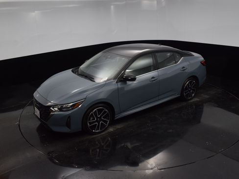 Used 2025 Nissan Sentra SR image 26