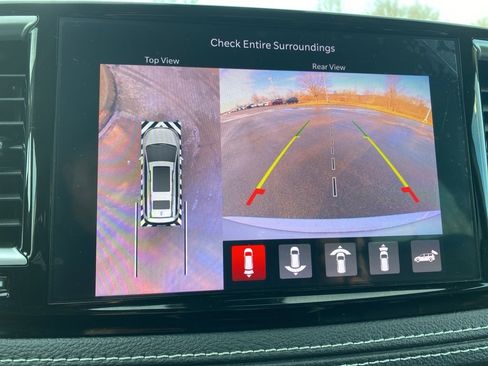 Used 2022 Chrysler Pacifica Limited image 42