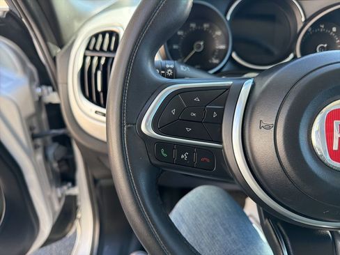 Used 2019 FIAT 500L Pop image 12