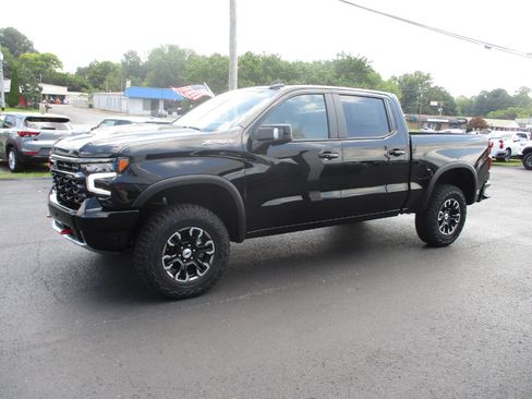 New 2026 Chevrolet Silverado 1500 ZR2 image 9