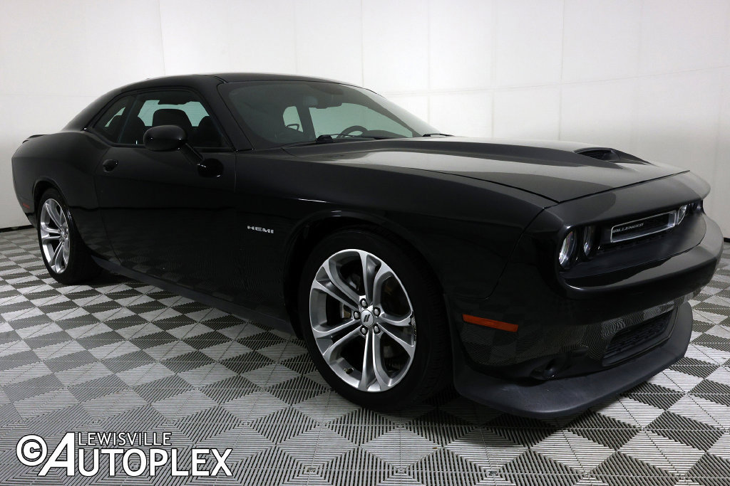 Used 2021 Dodge Challenger R/T RWD image 3
