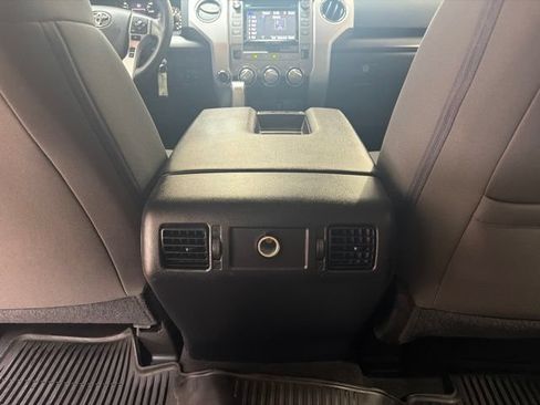 Used 2019 Toyota Tundra SR5 w/ SR5 Upgrade Package AWD/4WD image 17