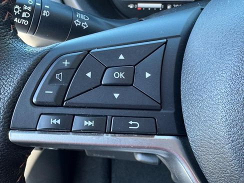 Used 2023 Nissan Kicks SR image 19