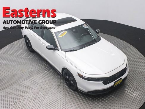 Used 2024 Honda Accord Sport image 3