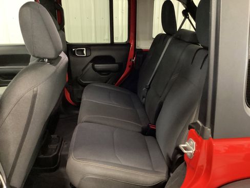 Used 2025 Jeep Wrangler Willys AWD/4WD image 27