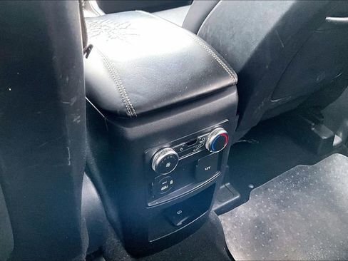 Used 2020 Ford Explorer XLT w/ Equipment Group 202A image 26