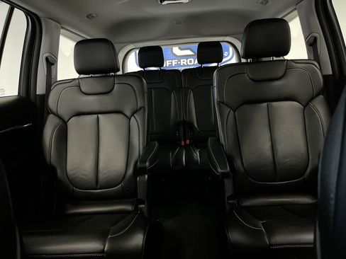 Used 2023 Jeep Grand Cherokee L Limited image 23