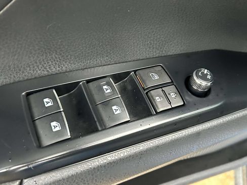 Used 2018 Toyota Camry XSE FWD image 16