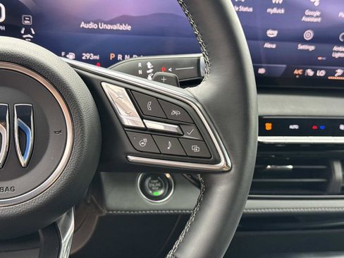 Used 2025 Buick Enclave Preferred image 28