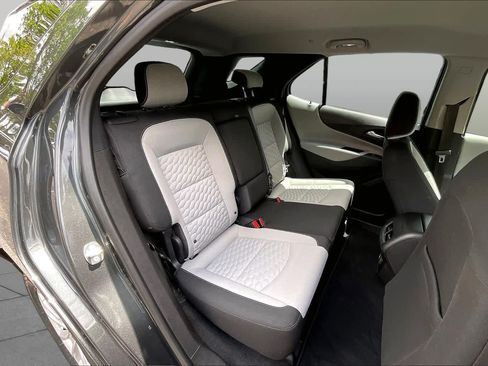 Used 2018 Chevrolet Equinox LS FWD image 26