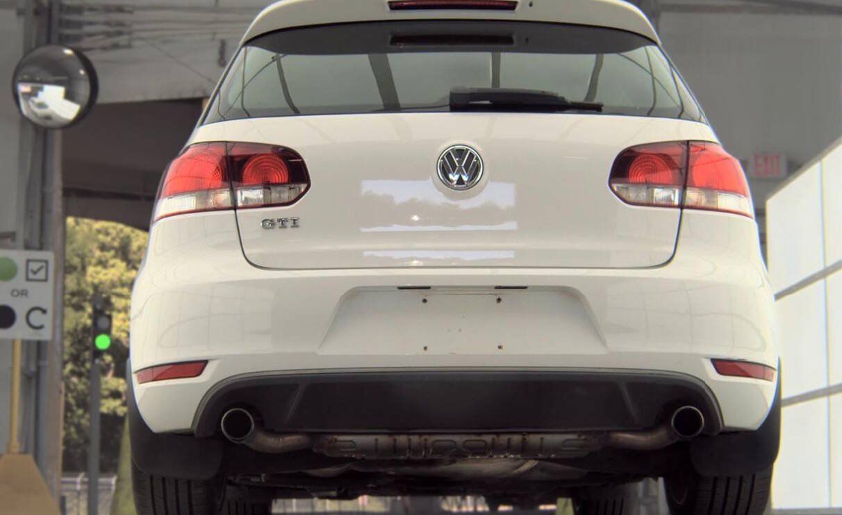 Used 2013 Volkswagen GTI 2-Door FWD image 18