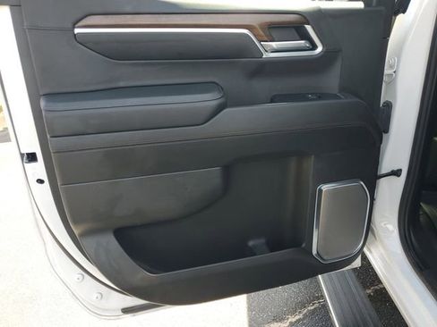 Used 2025 Chevrolet Silverado 1500 High Country image 24