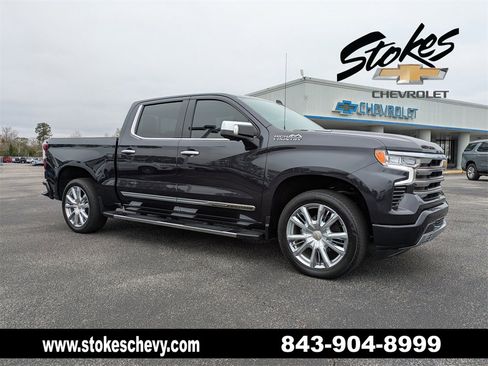 Used 2022 Chevrolet Silverado 1500 High Country w/ Technology Package image 1