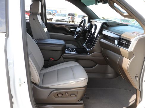 Used 2026 GMC Yukon XL Elevation AWD/4WD image 33