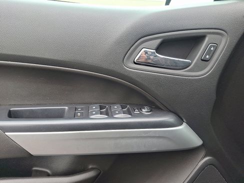 Used 2022 Chevrolet Colorado LT w/ LT Convenience Package image 13