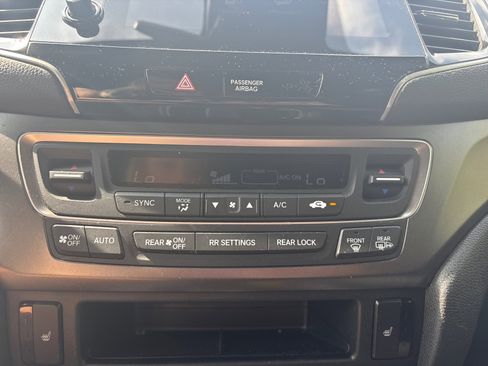 Used 2022 Honda Pilot Sport image 39