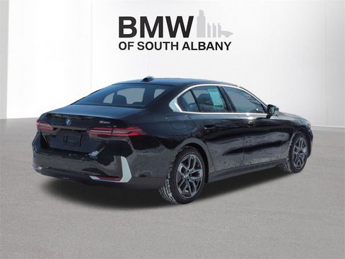 New 2026 BMW 530i xDrive xDrive w/ Premium Package image 6
