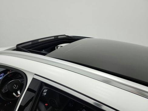 Used 2019 Mercedes-Benz GLC 300 image 11