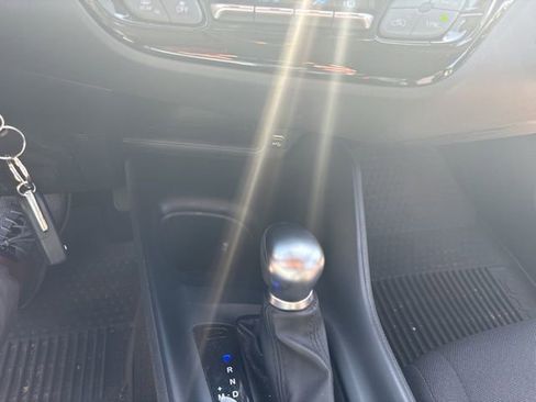 Used 2021 Toyota C-HR LE image 3