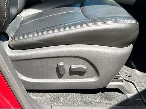 Used 2014 Nissan Pathfinder SL w/ SL Tech Package image 19