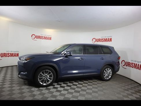 Used 2024 Toyota Grand Highlander AWD image 6